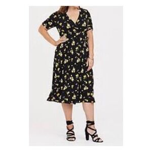 Torrid Women Size 2X Yellow Floral V-Neck Tie Waist Black Midi Wrap‎ Dress